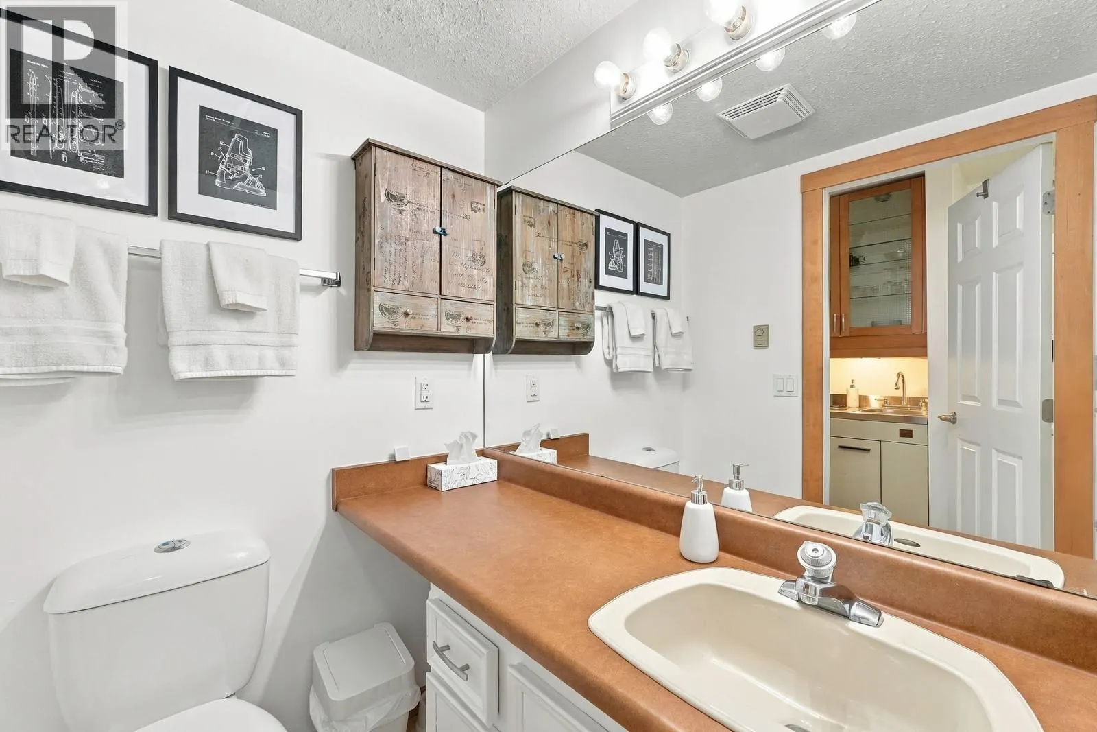 225 CLEARVIEW Road Unit# 805