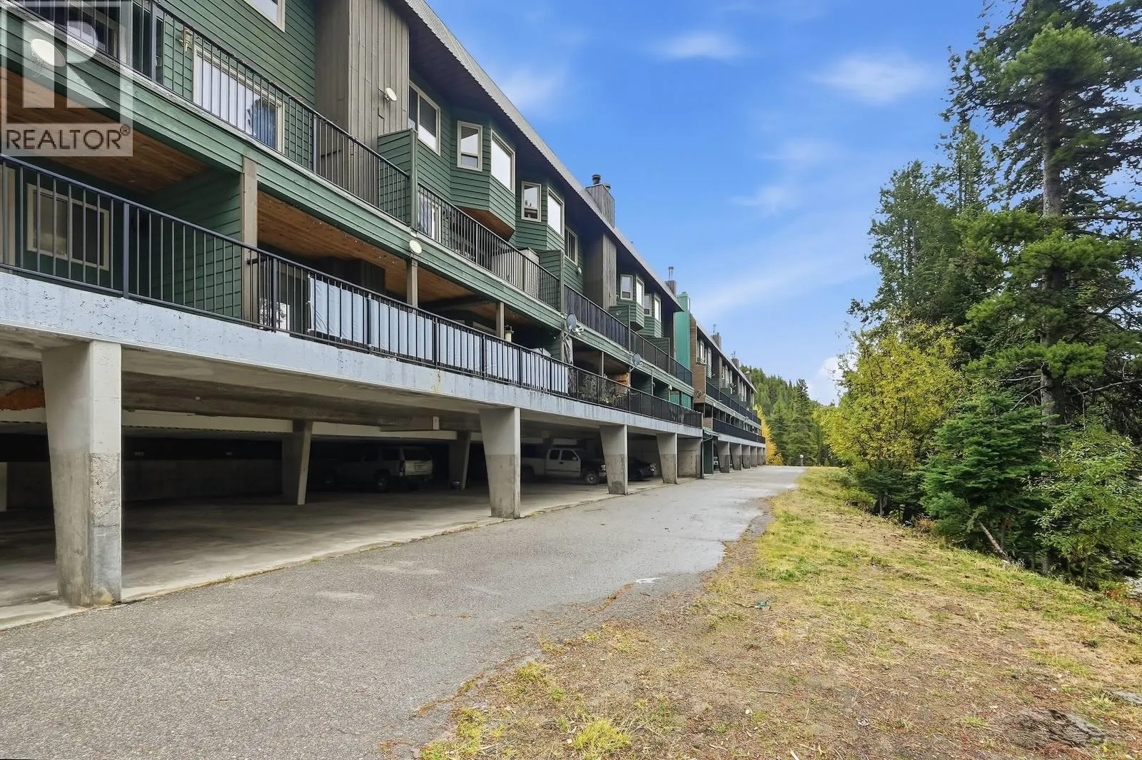 225 CLEARVIEW Road Unit# 805