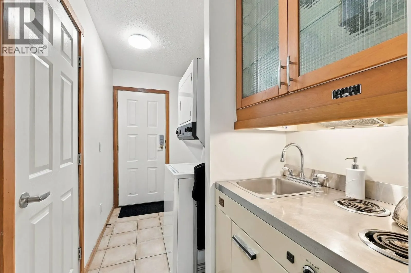 225 CLEARVIEW Road Unit# 805