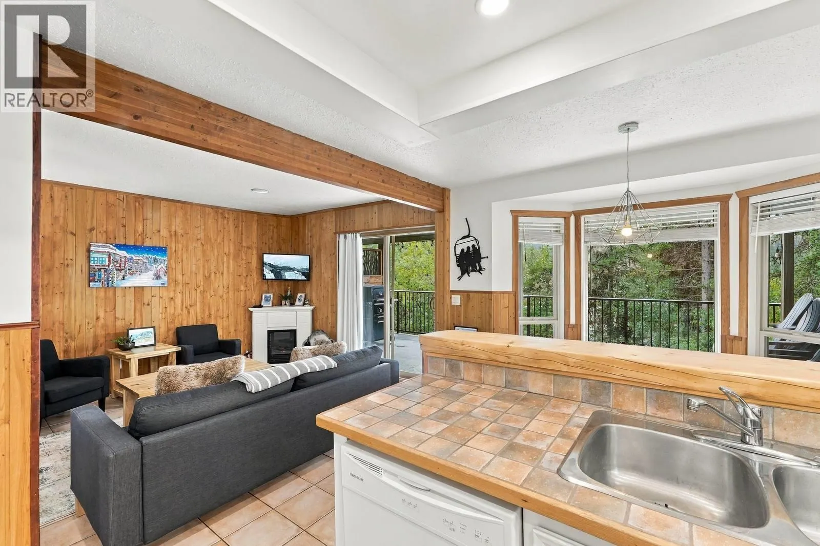 225 CLEARVIEW Road Unit# 805