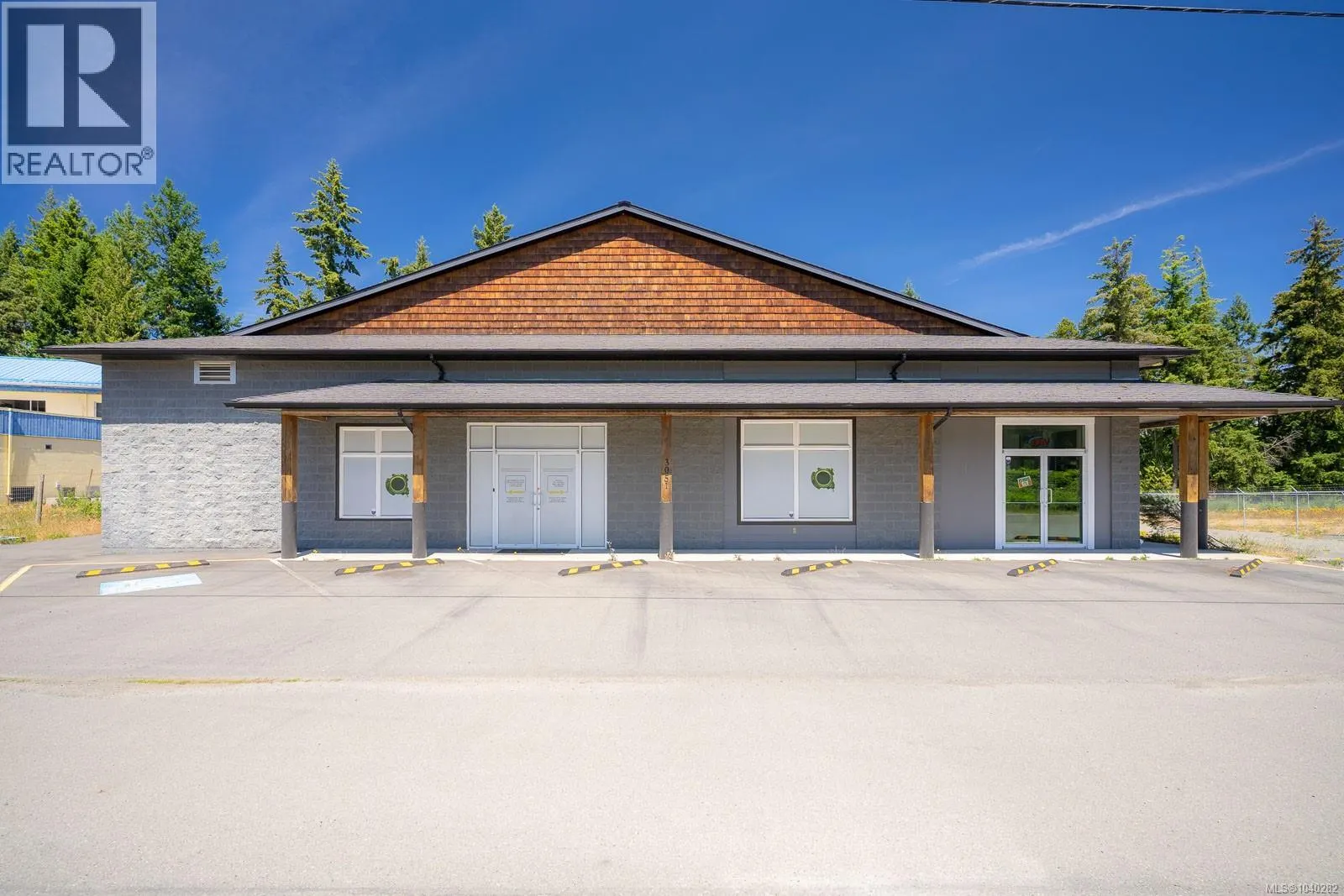 SL 1-7 3051 Van Horne Rd