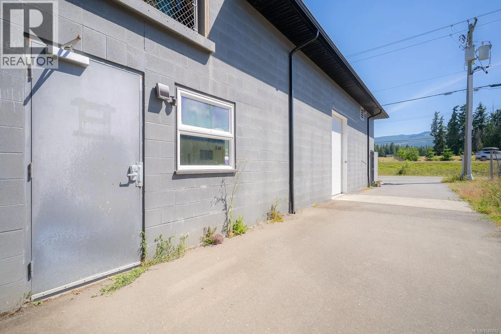 SL 1-7 3051 Van Horne Rd