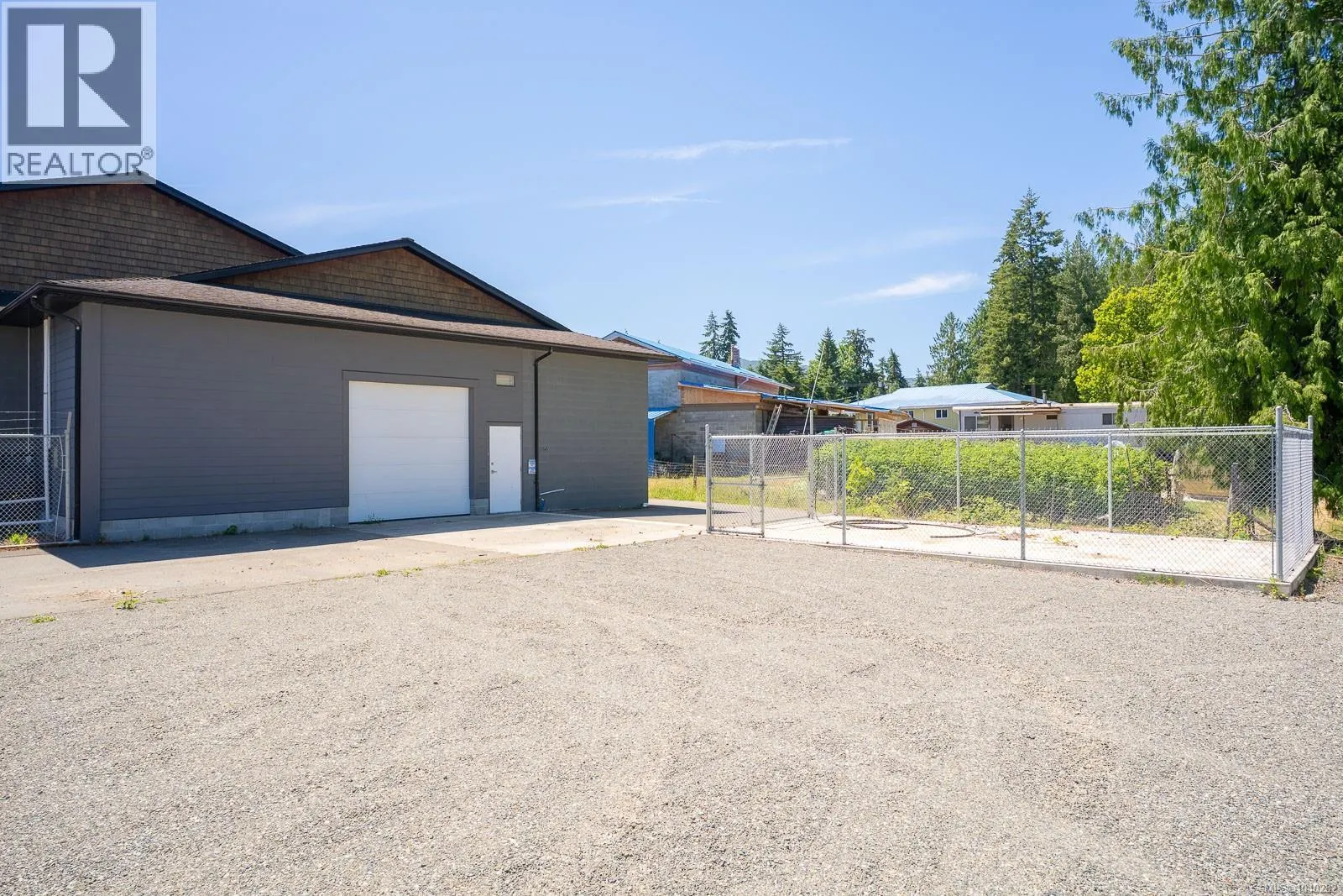 SL 1-7 3051 Van Horne Rd