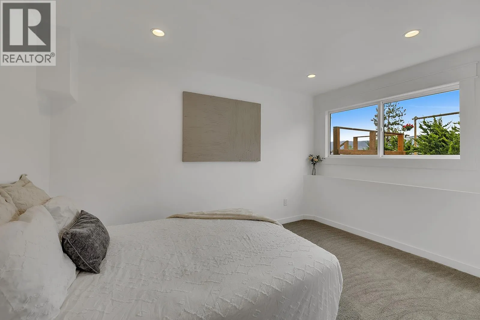 2751 Lakeview Road