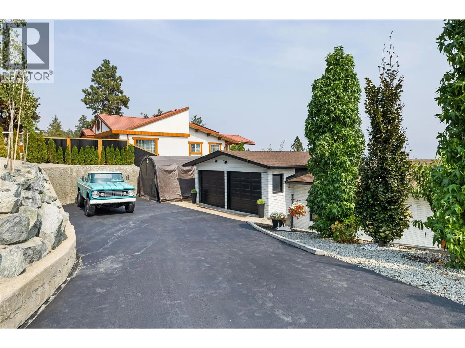 2751 Lakeview Road