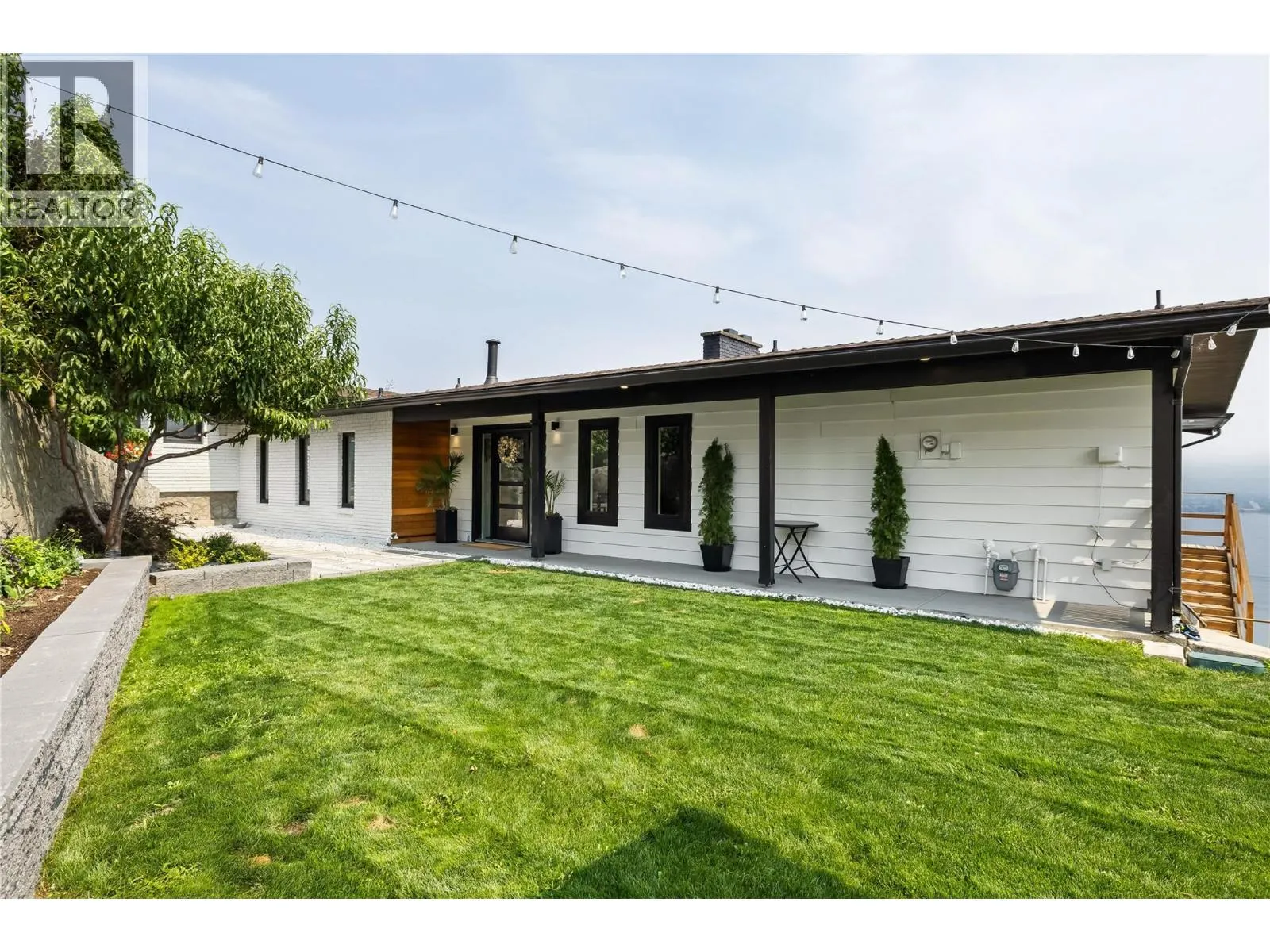 2751 Lakeview Road
