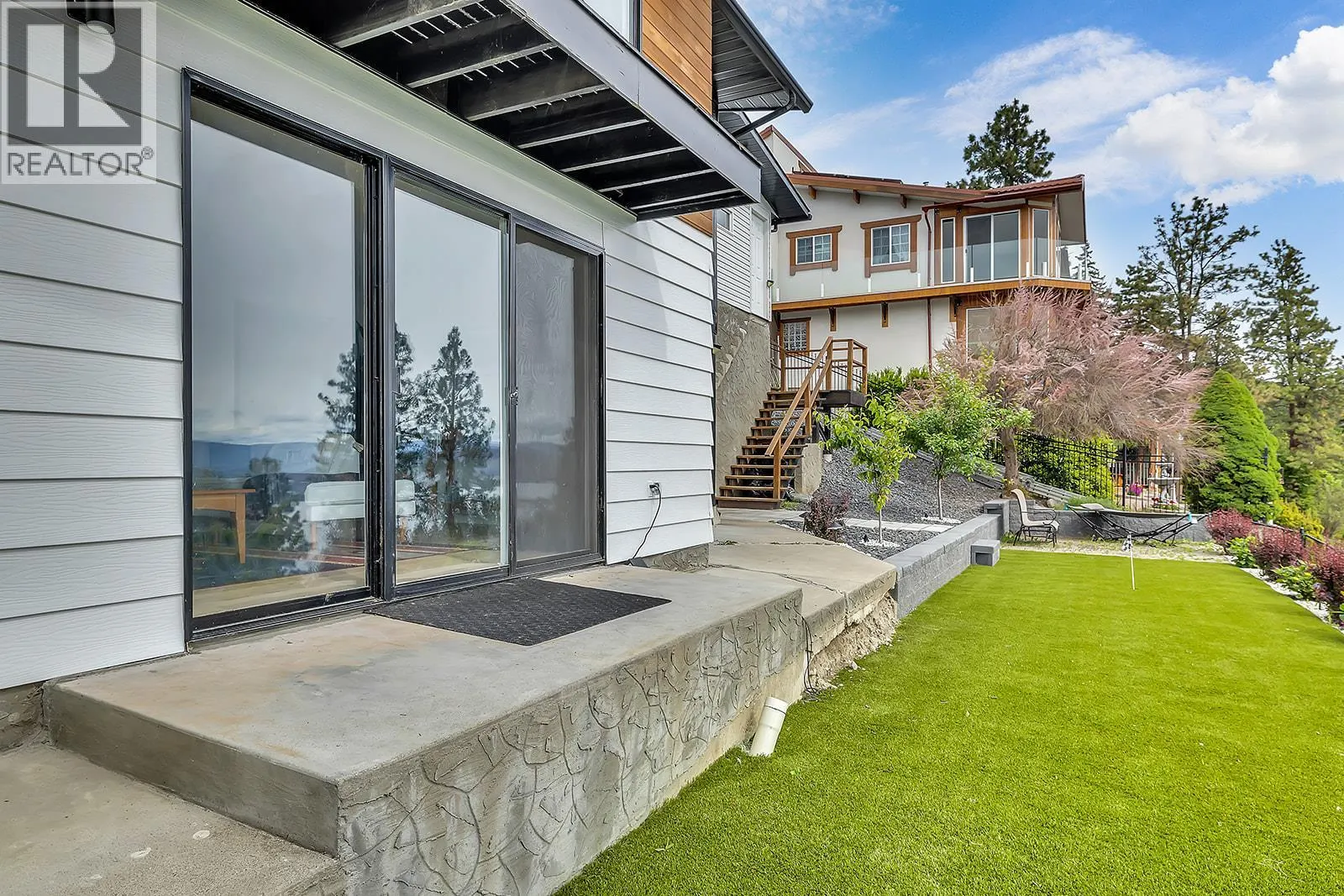 2751 Lakeview Road
