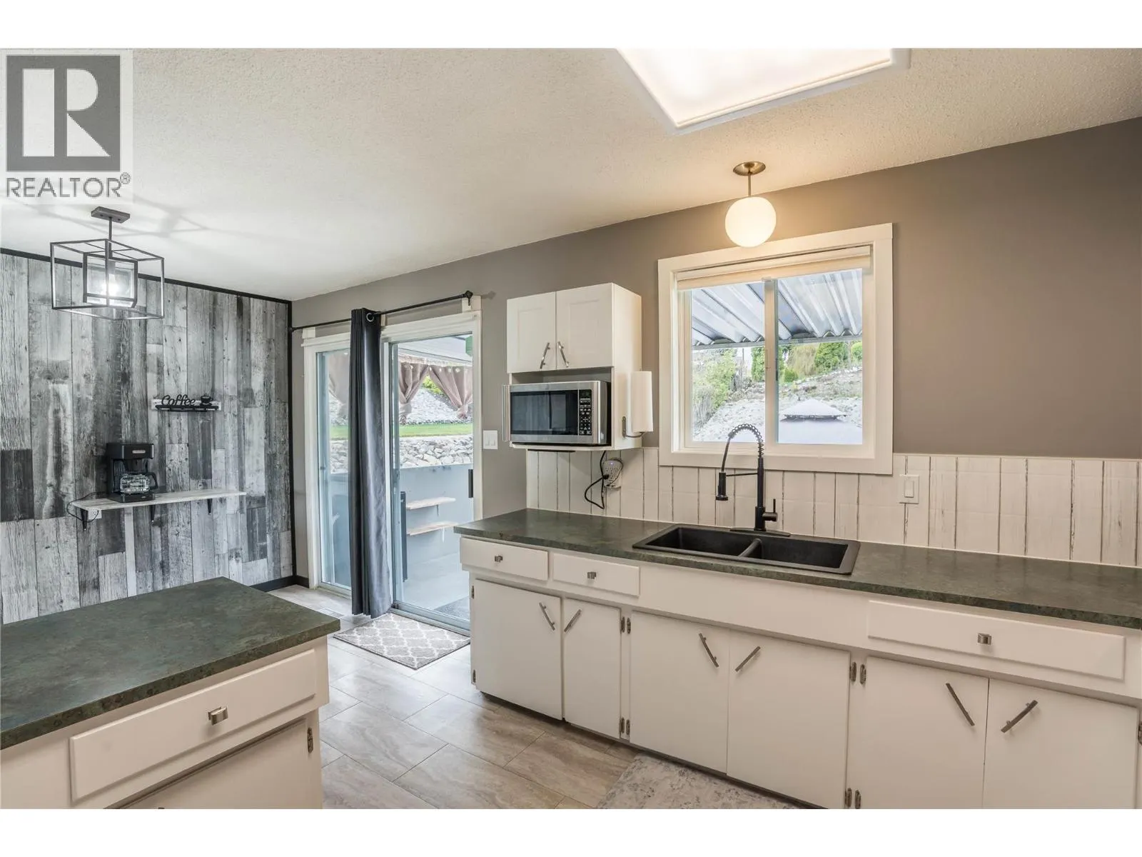 12408 CAMPBELL Crescent