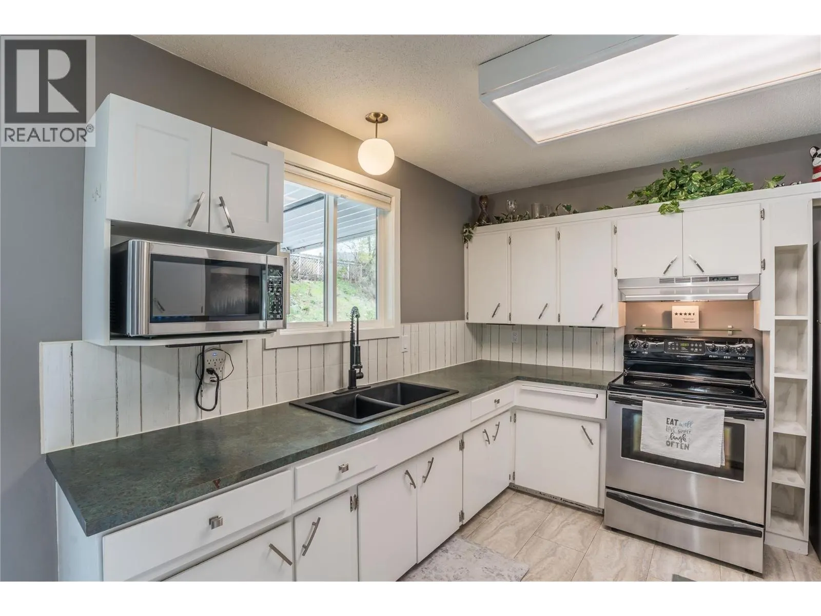 12408 CAMPBELL Crescent