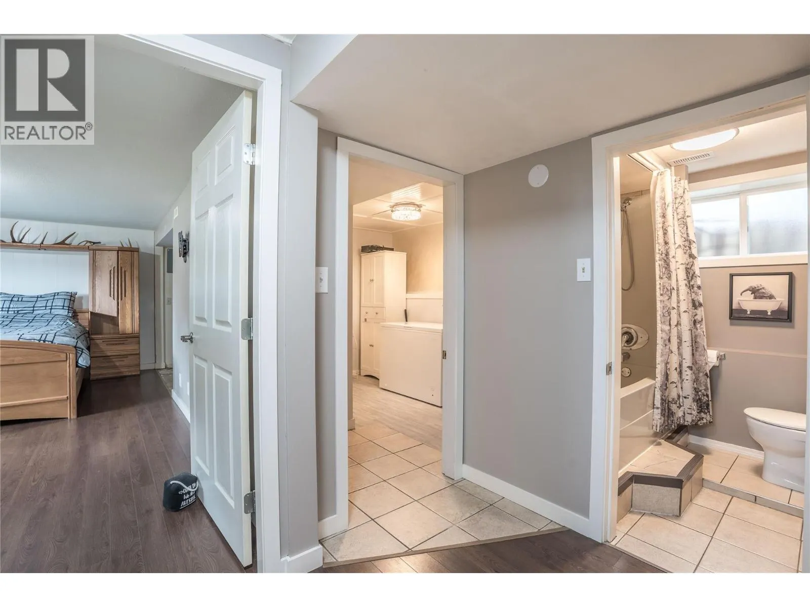 12408 CAMPBELL Crescent