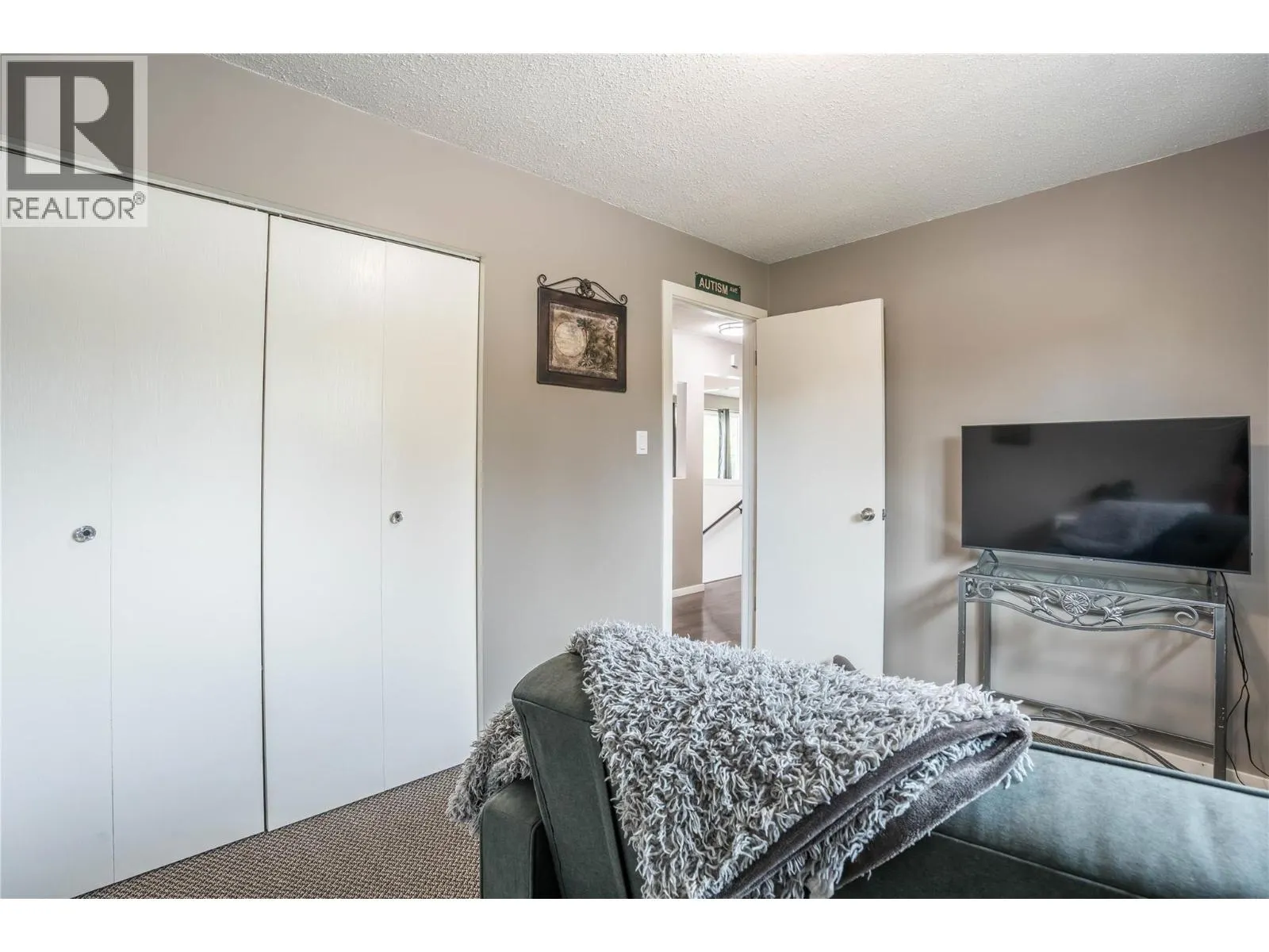 12408 CAMPBELL Crescent