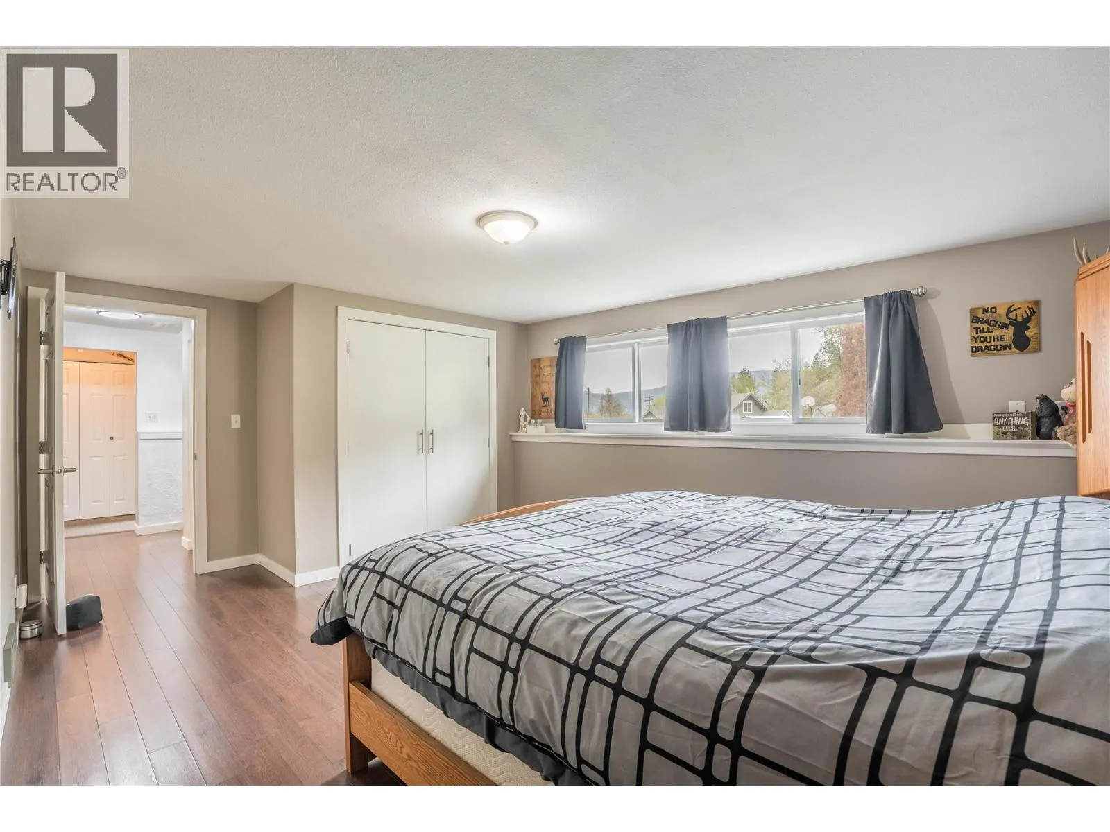 12408 CAMPBELL Crescent
