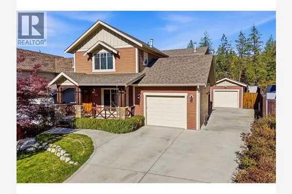 922 Paret Crescent