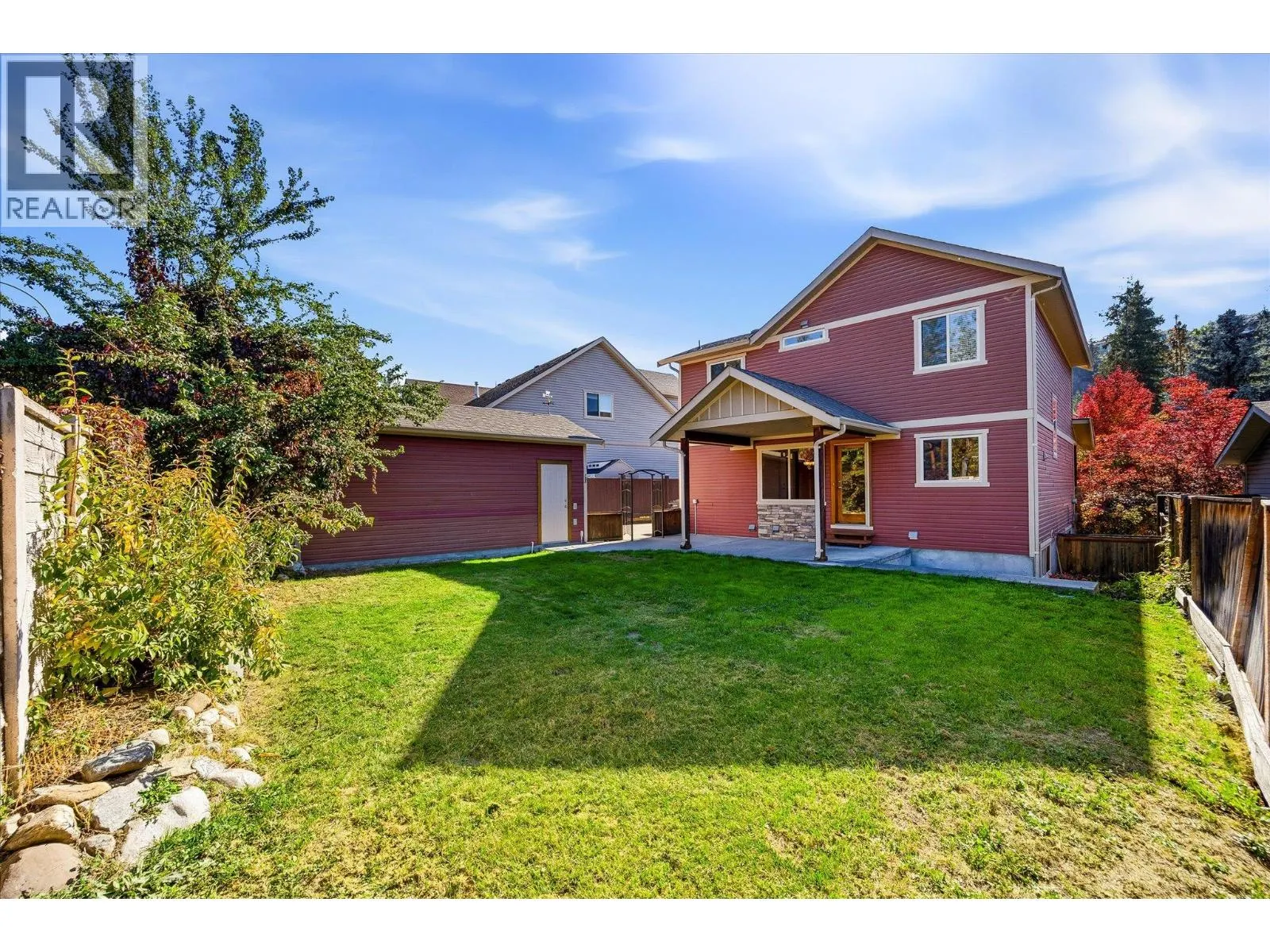 922 Paret Crescent
