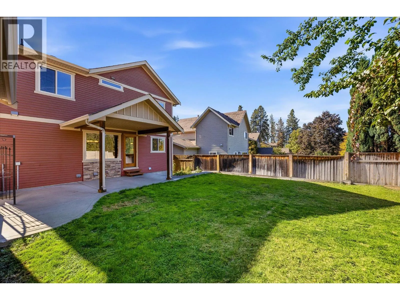 922 Paret Crescent