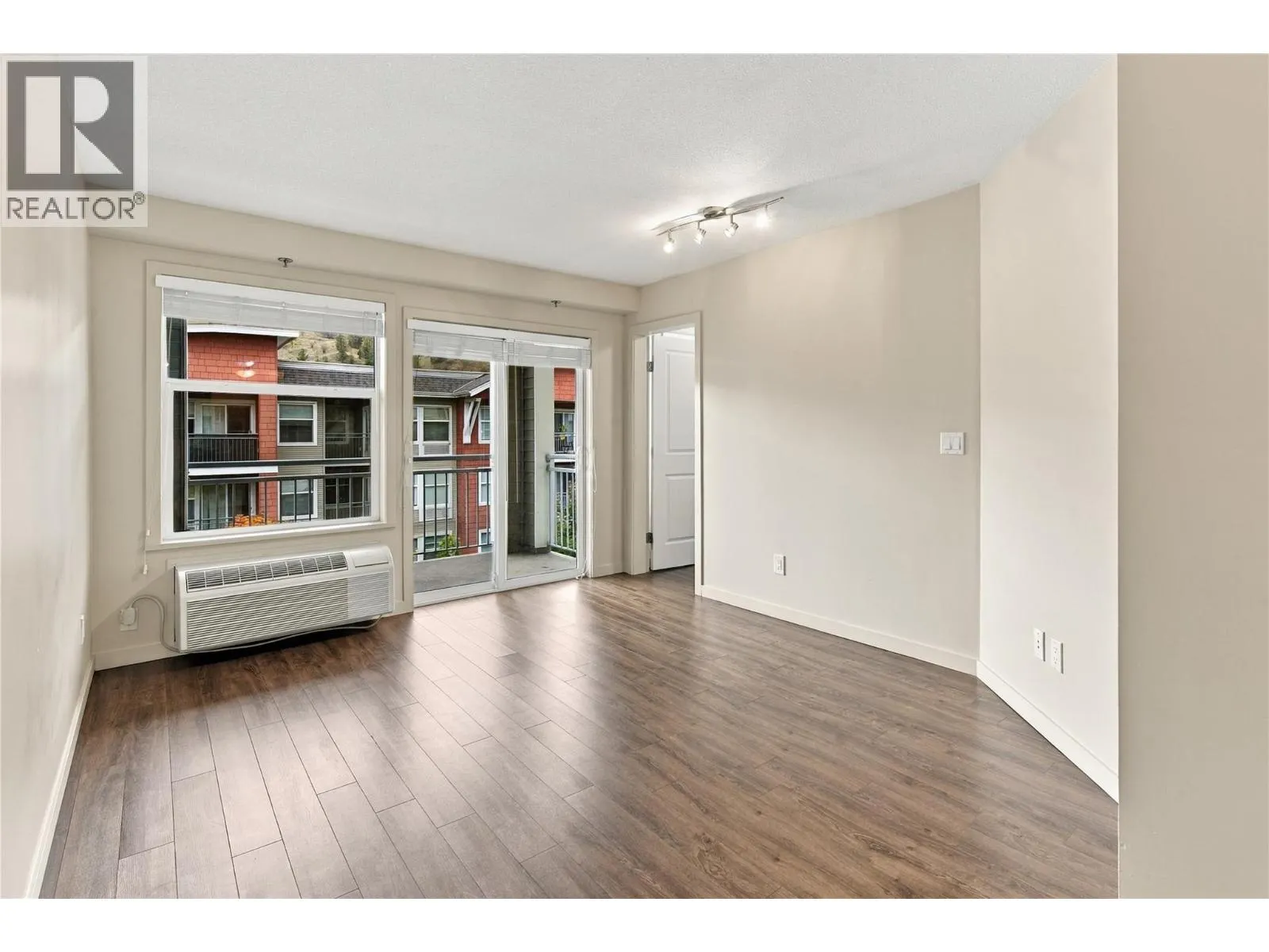 563 Yates Road Unit# 412