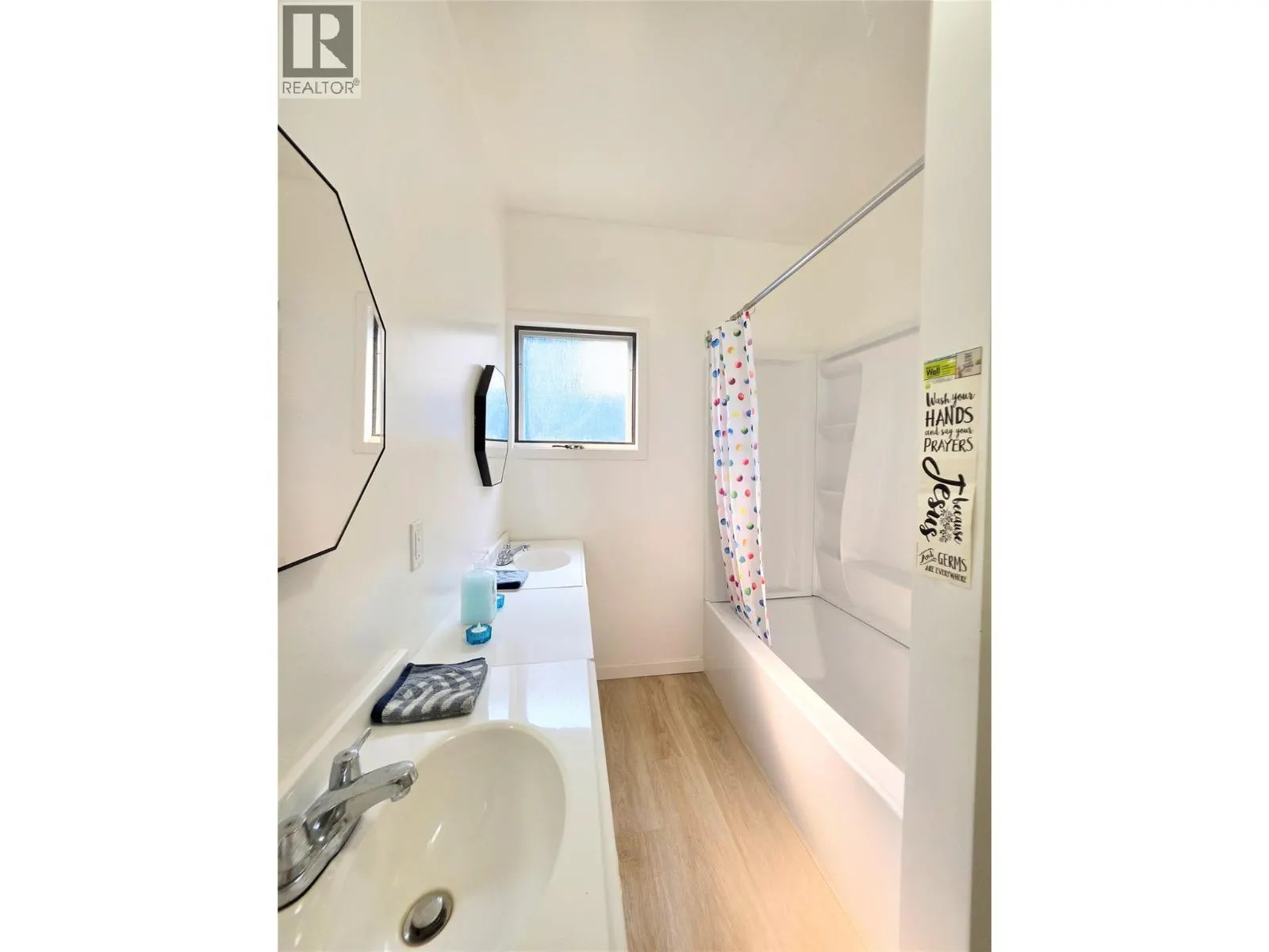 101 6th Avenue S