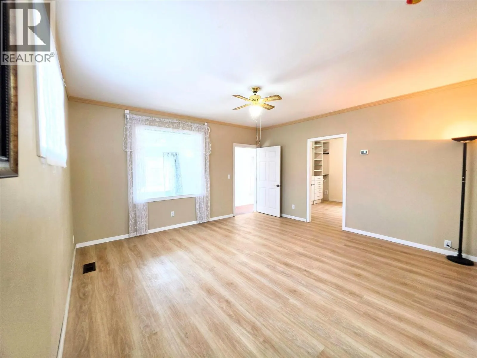 101 6th Avenue S