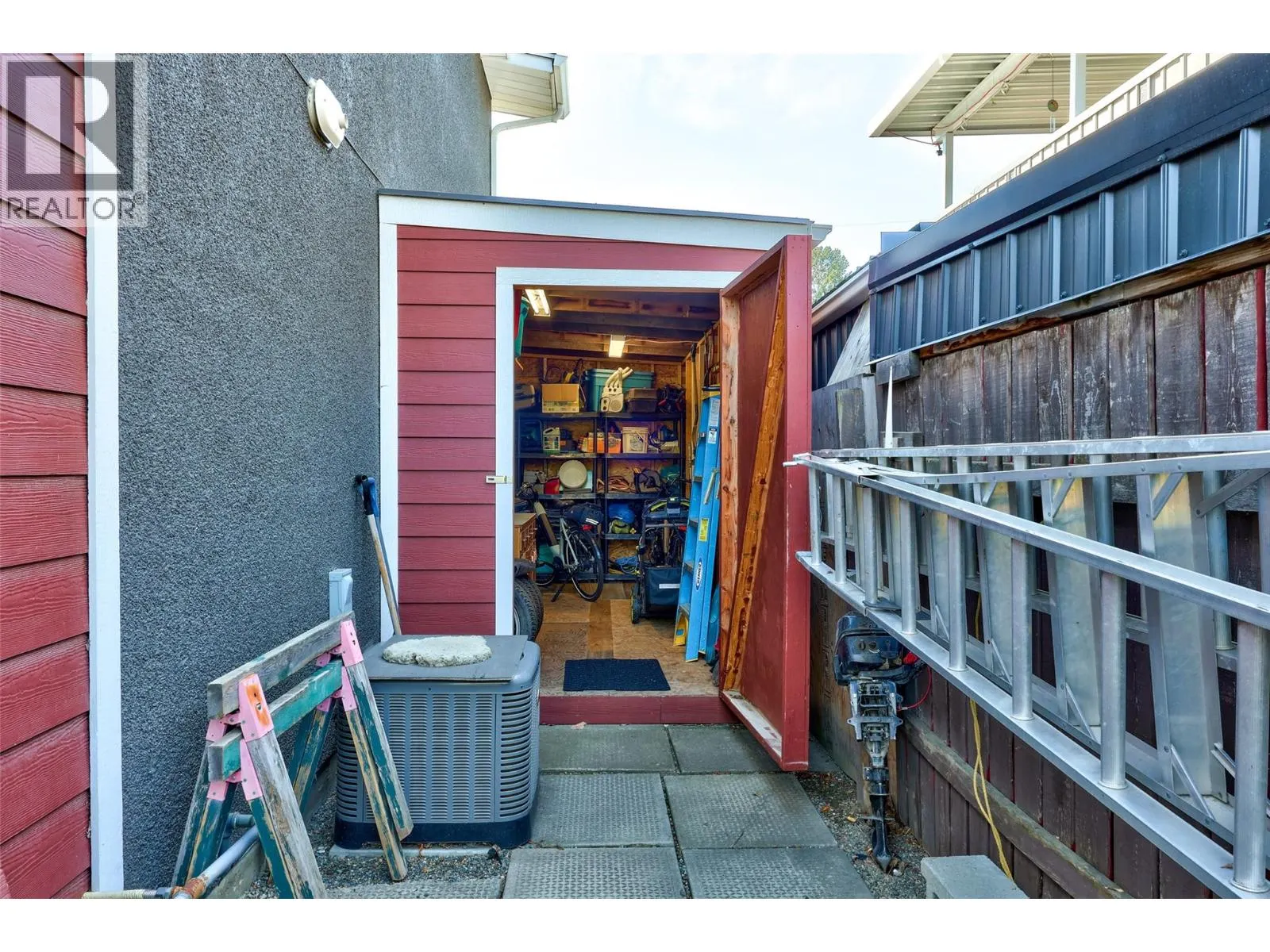 732 Ivy Avenue