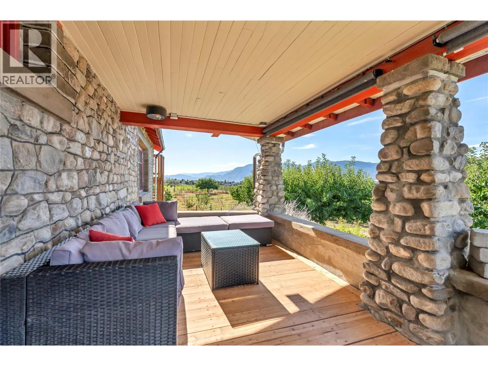 235 Middle Bench Road N