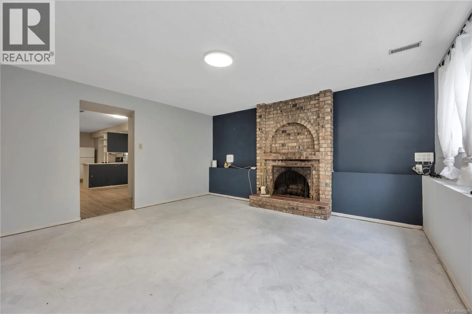 229 Irwin St