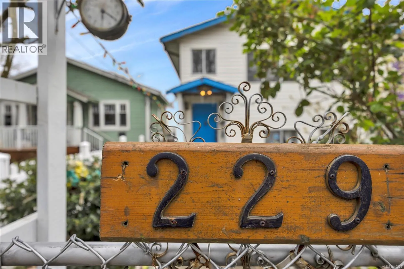 229 Irwin St