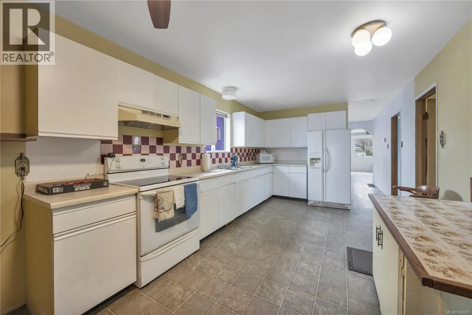 229 Irwin St