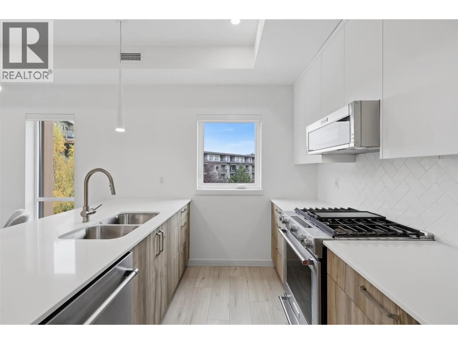 1405 SPRINGHILL Drive Unit# 2103