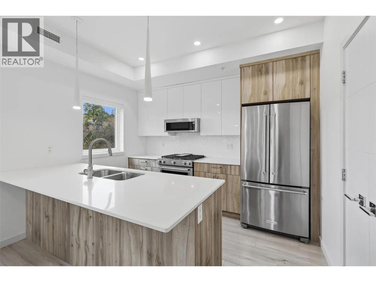 1405 SPRINGHILL Drive Unit# 2103