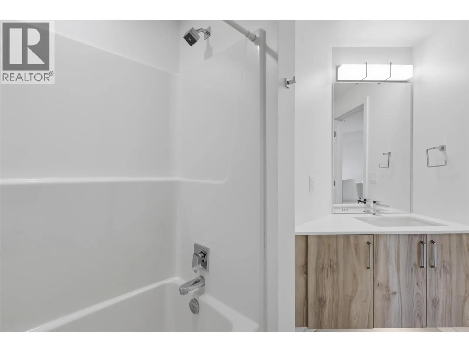 1405 SPRINGHILL Drive Unit# 2103