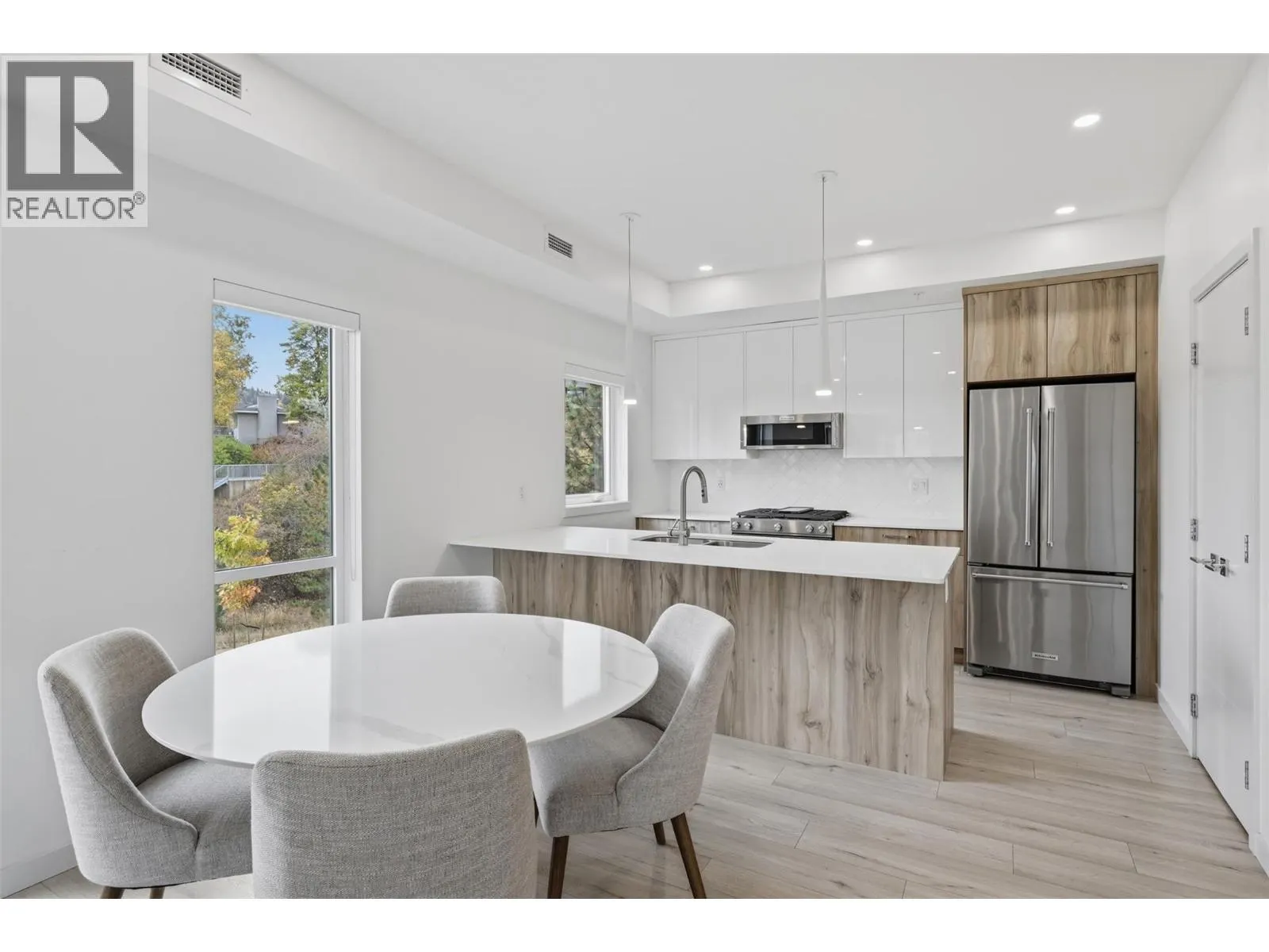 1405 SPRINGHILL Drive Unit# 2103