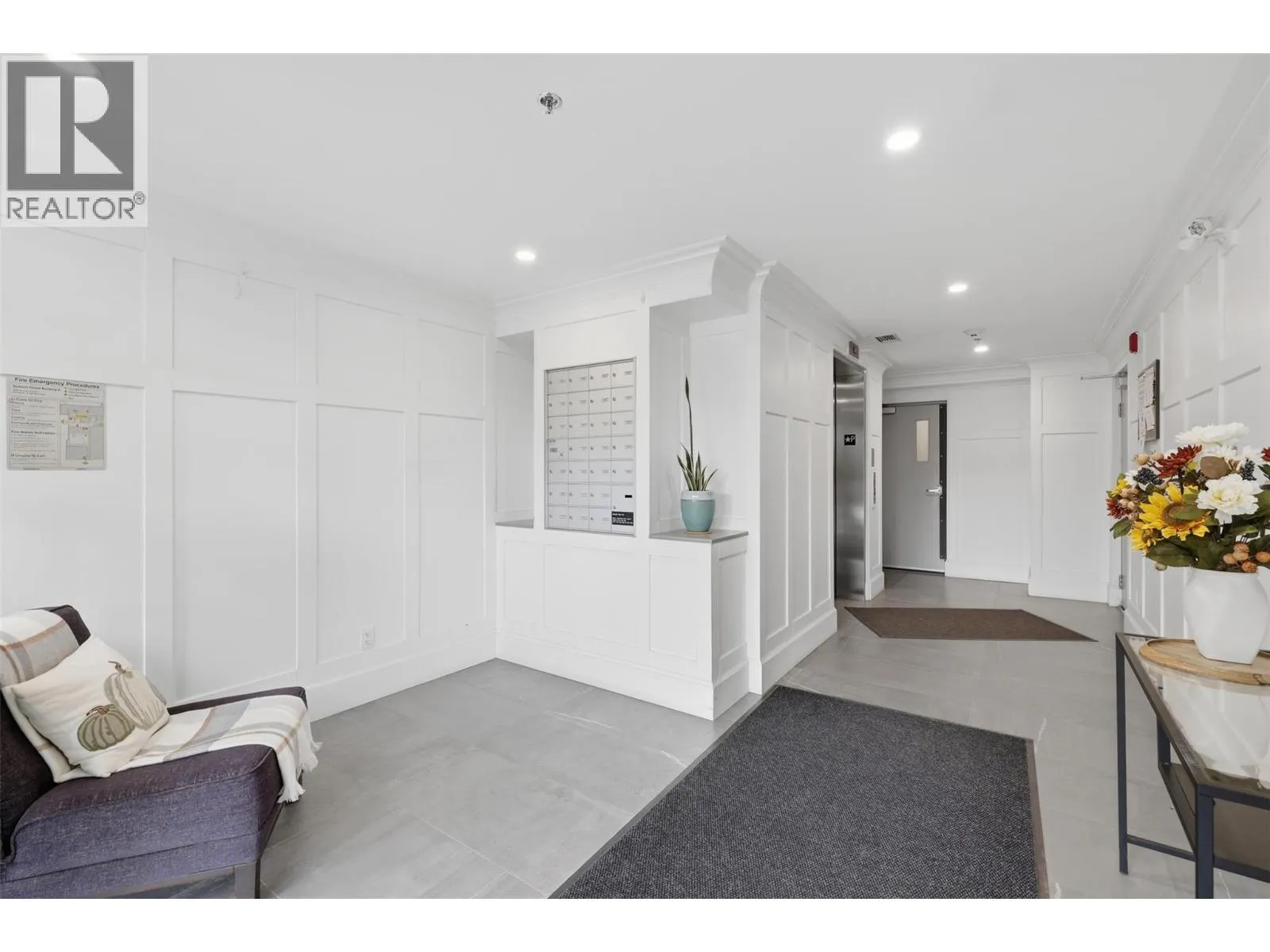 1405 SPRINGHILL Drive Unit# 2103