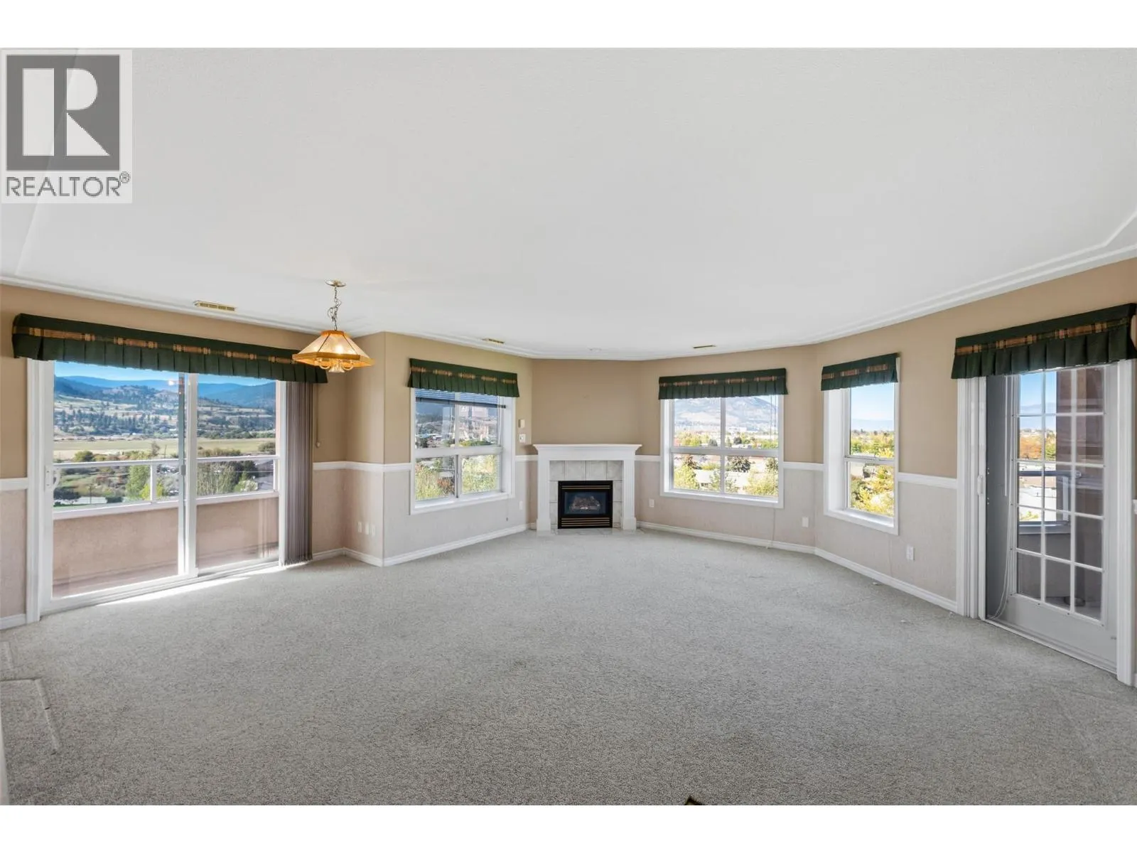 2255 ATKINSON Street Unit# 807