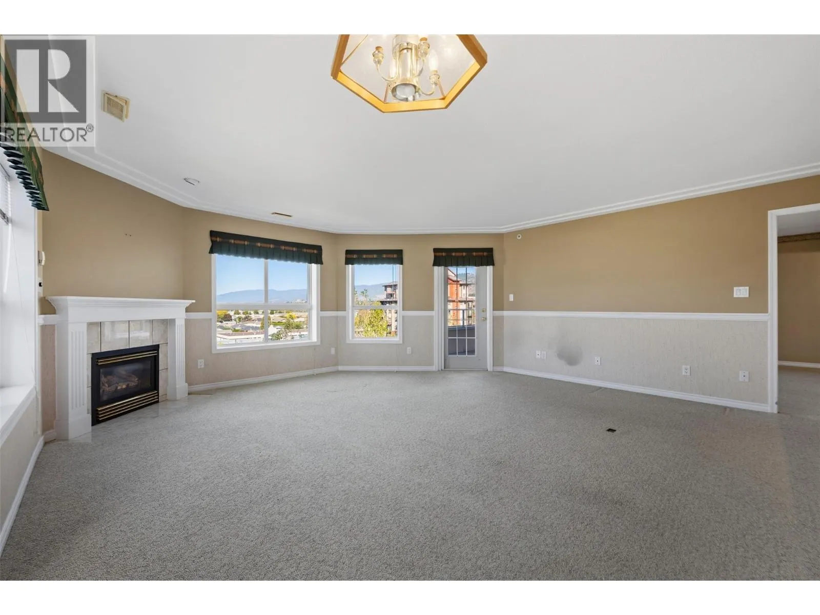 2255 ATKINSON Street Unit# 807