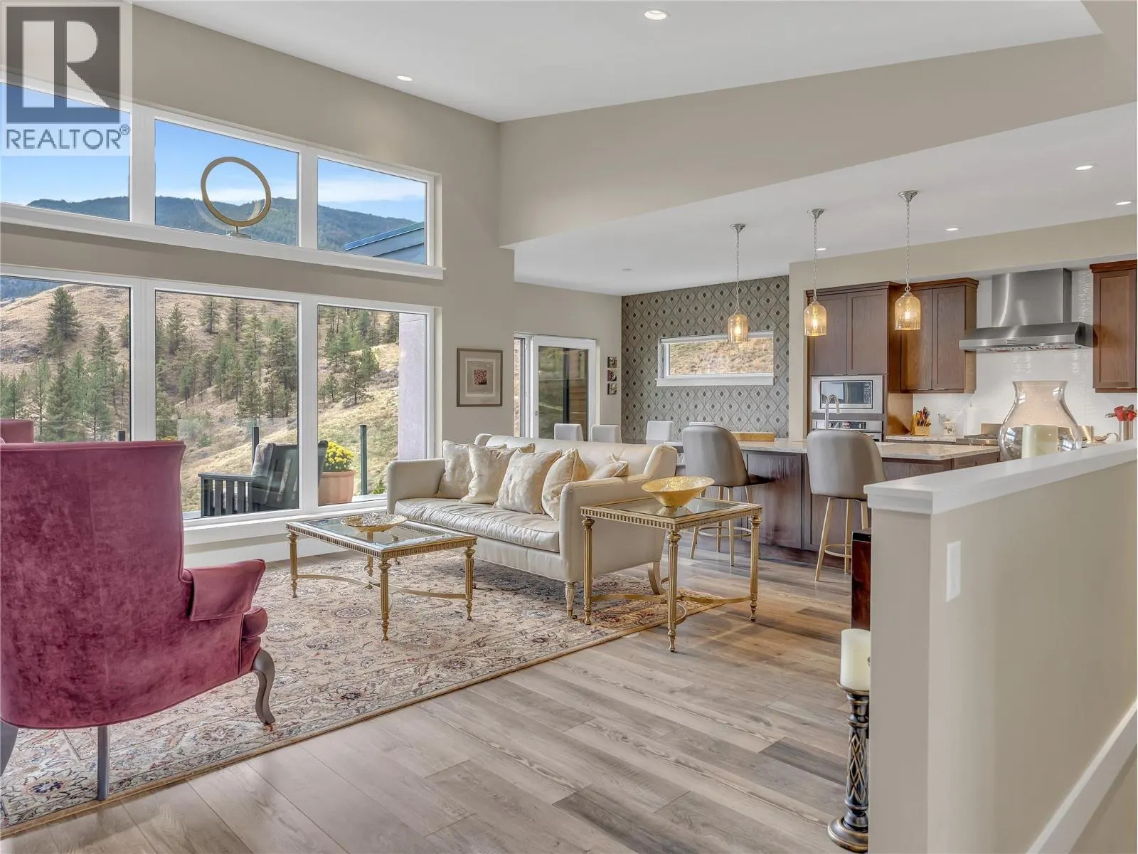 118 RIDGE View