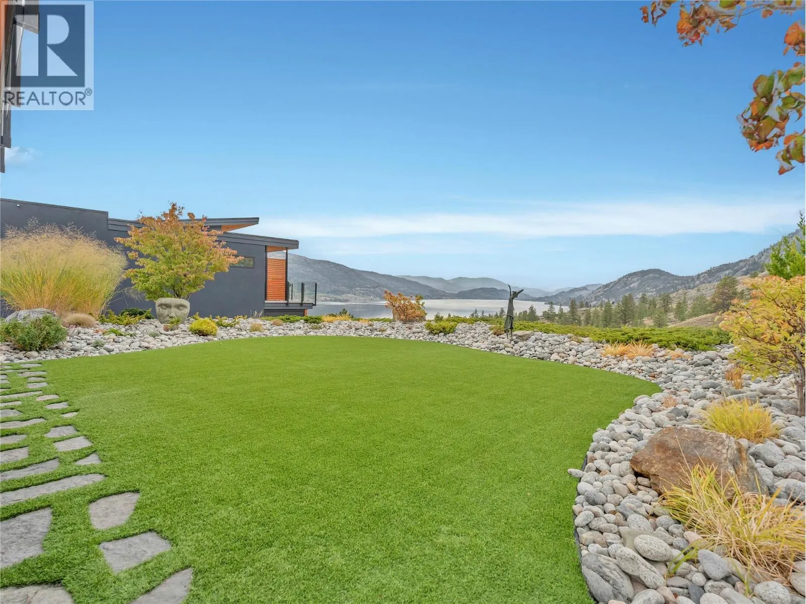 118 RIDGE View