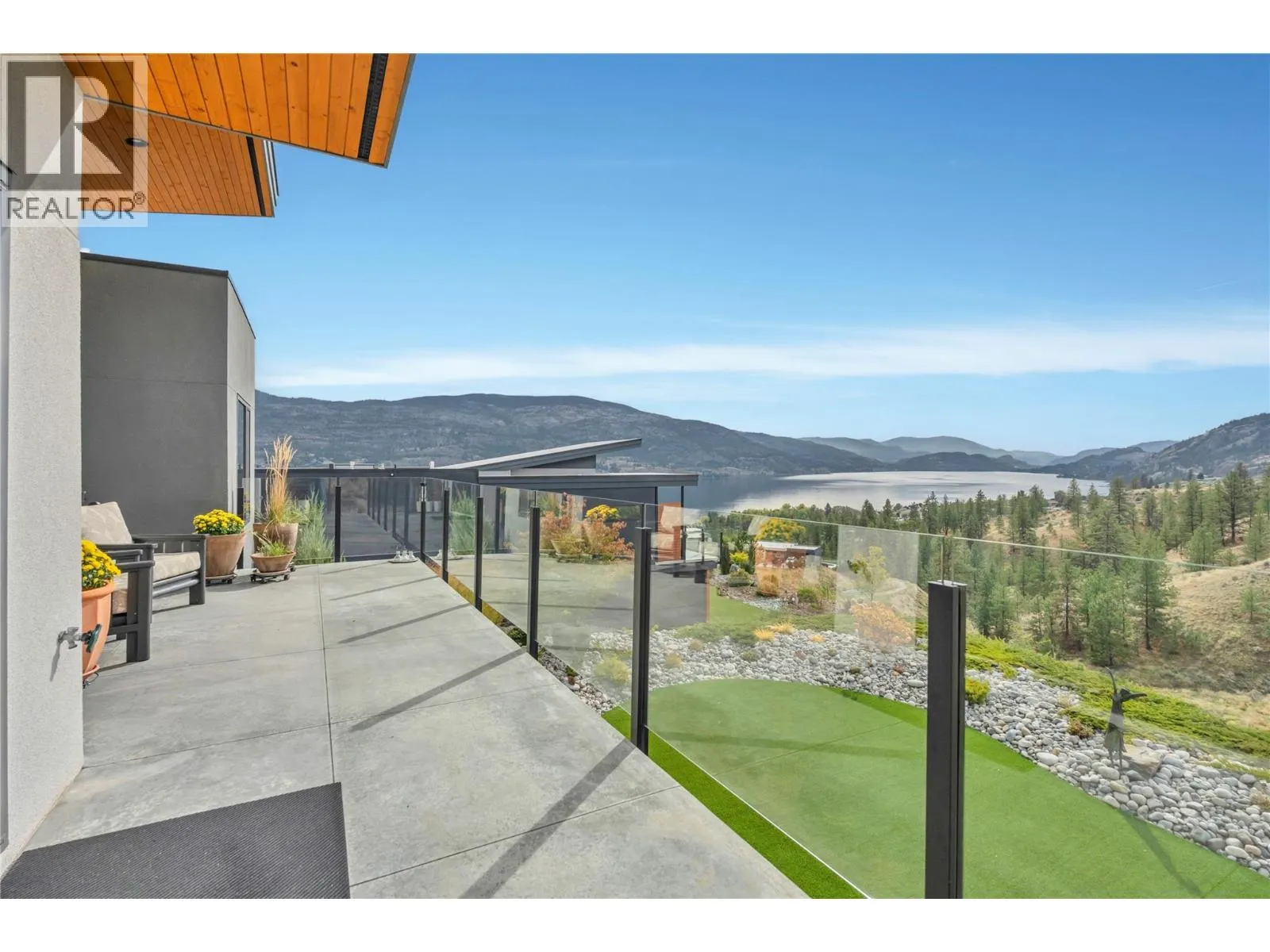 118 RIDGE View