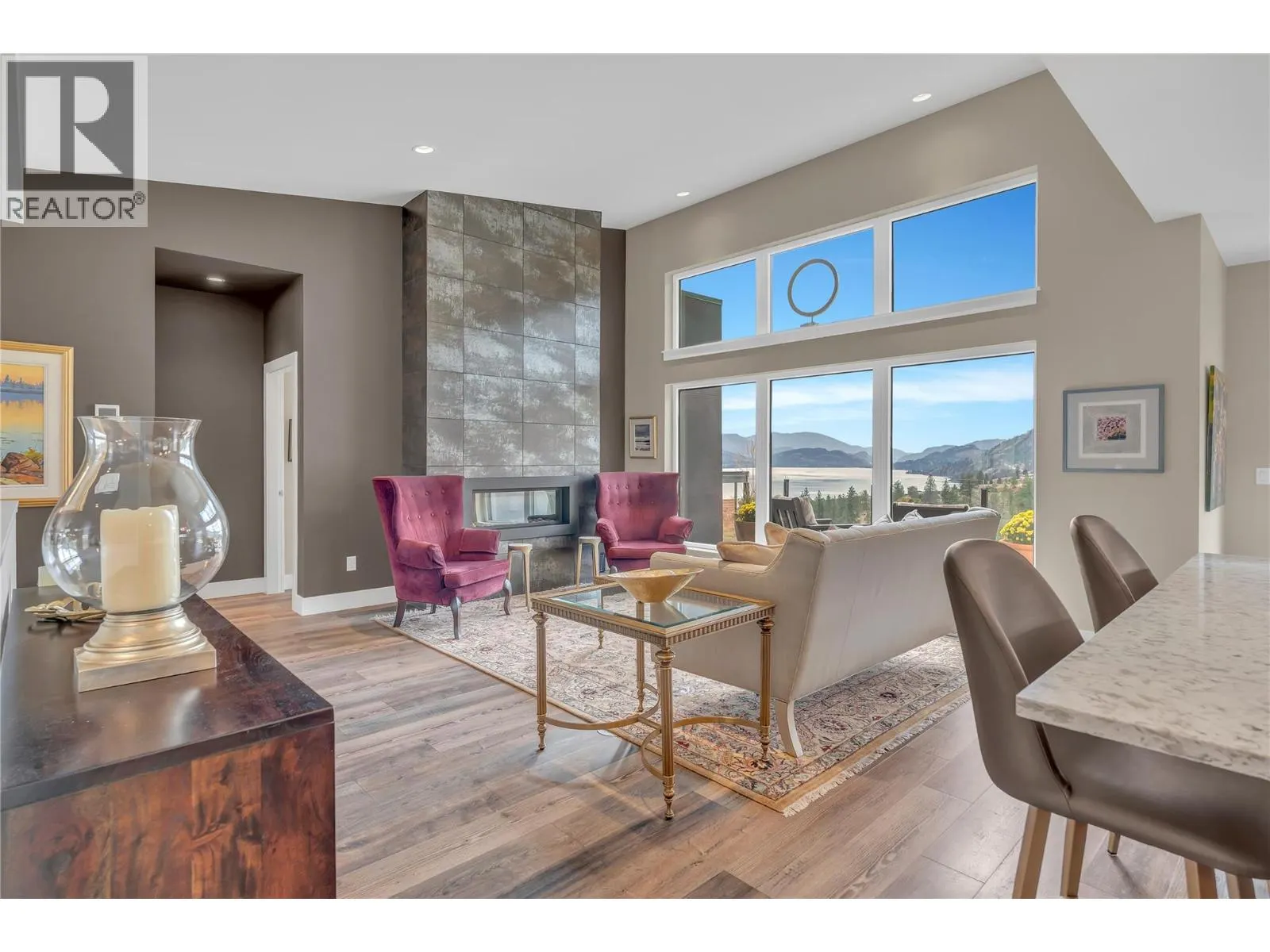 118 RIDGE View