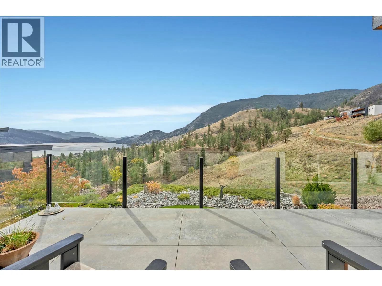 118 RIDGE View