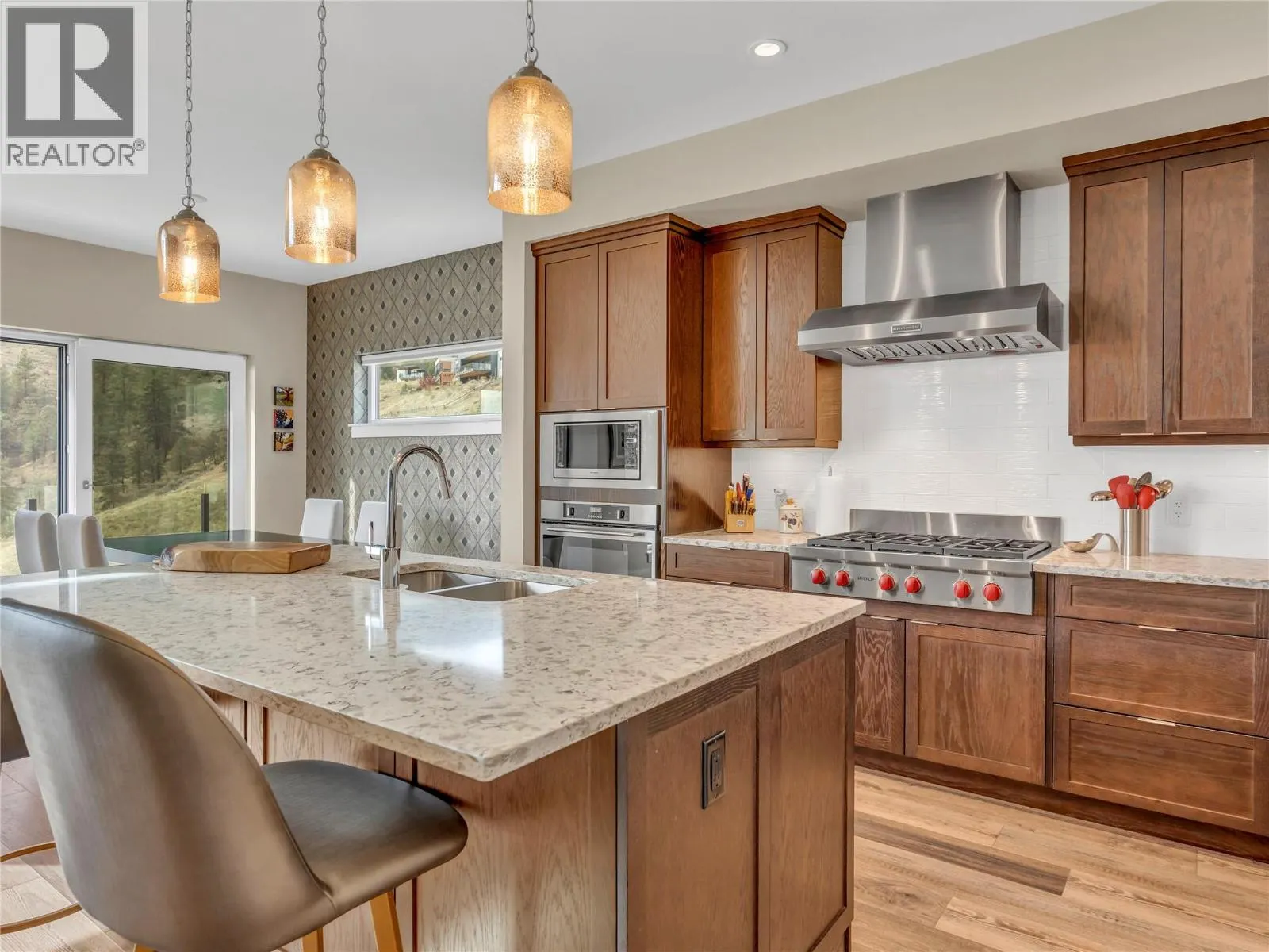 118 RIDGE View