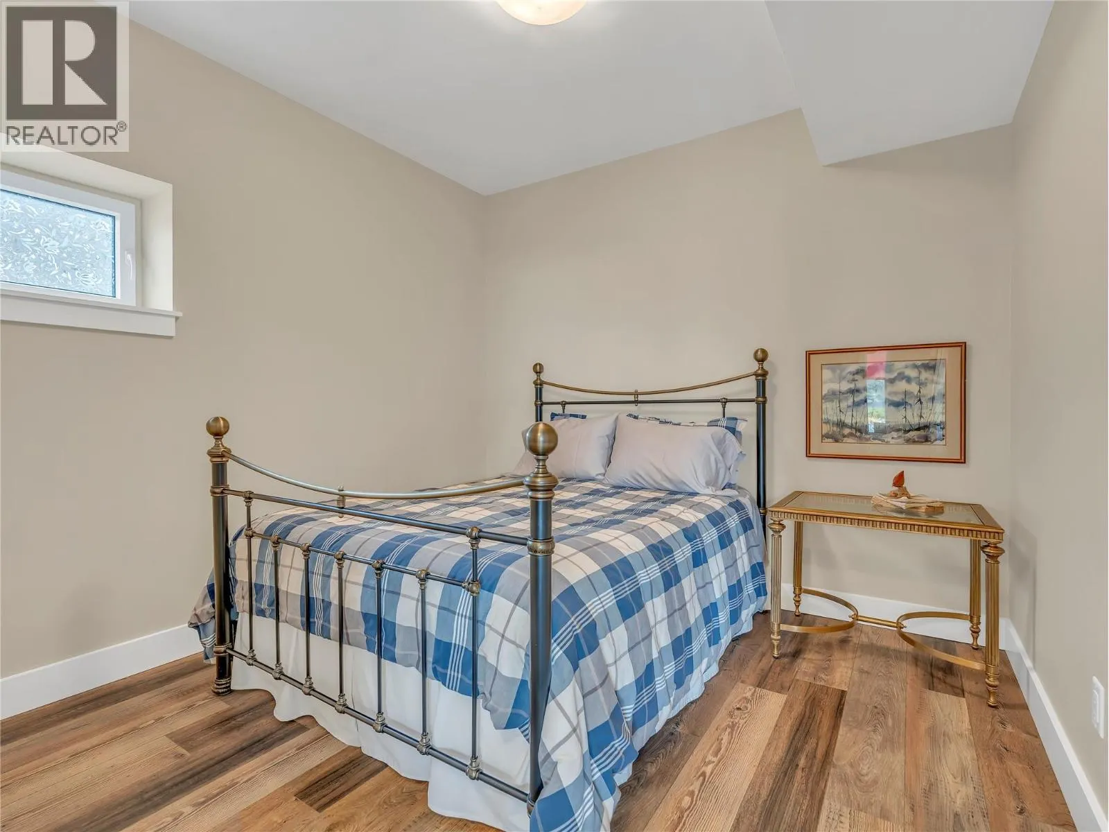 118 RIDGE View