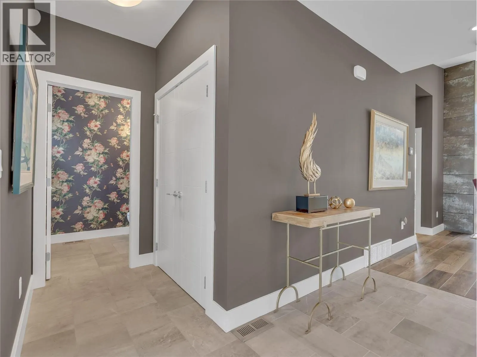 118 RIDGE View