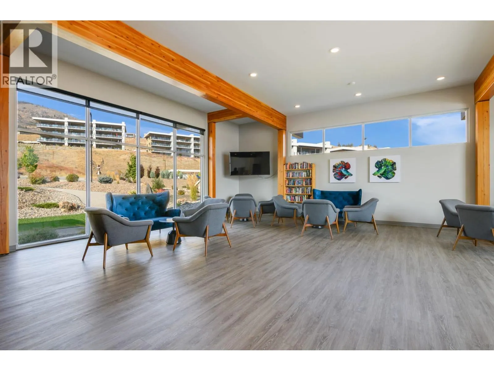 118 RIDGE View