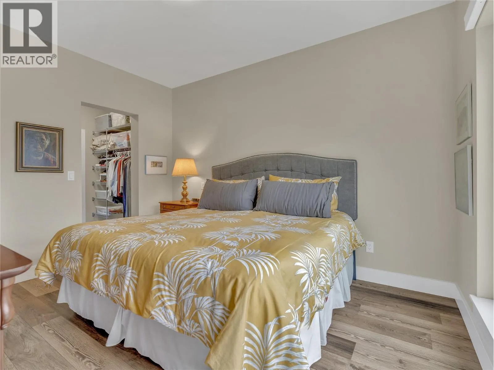 118 RIDGE View