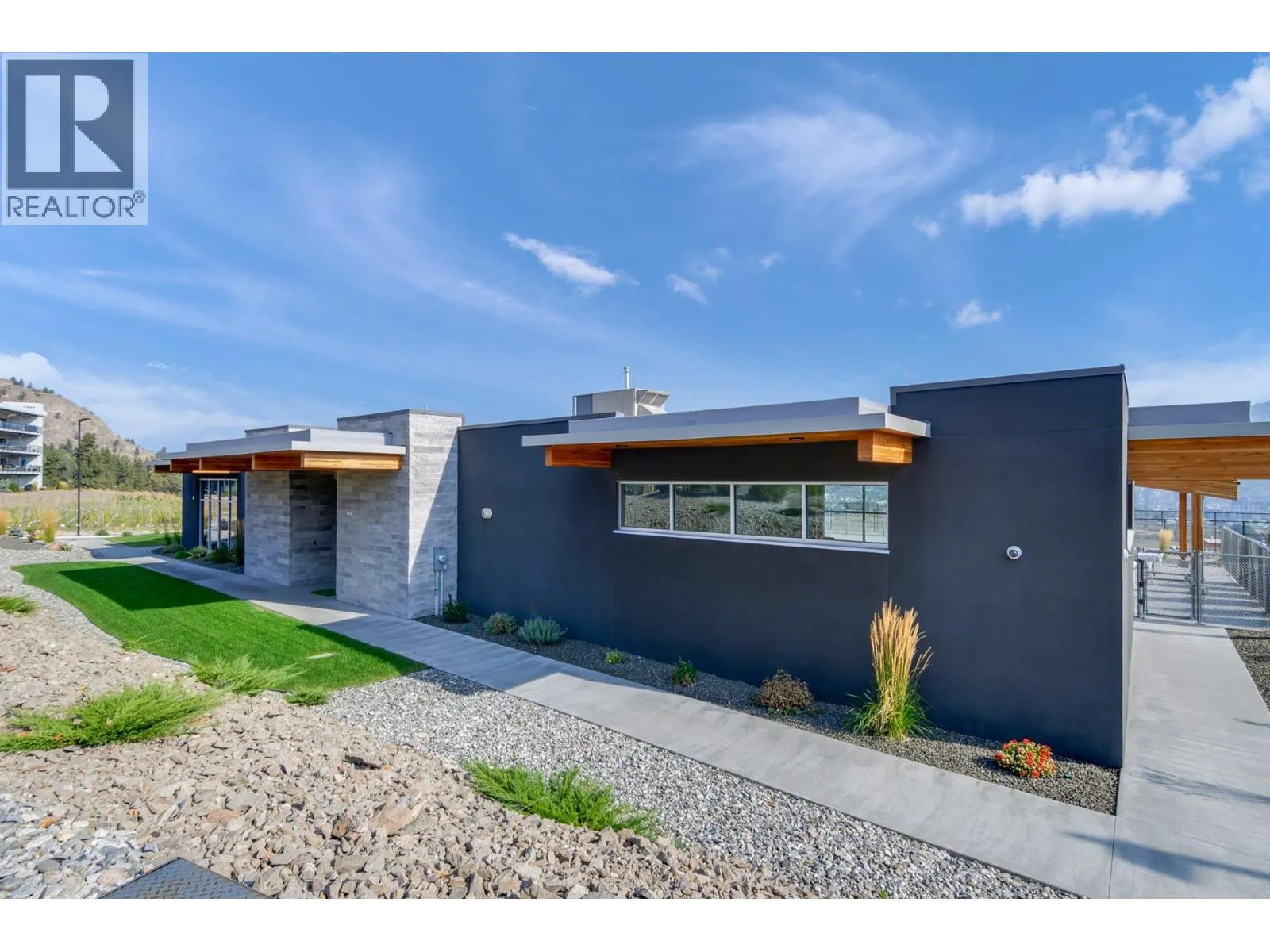 118 RIDGE View
