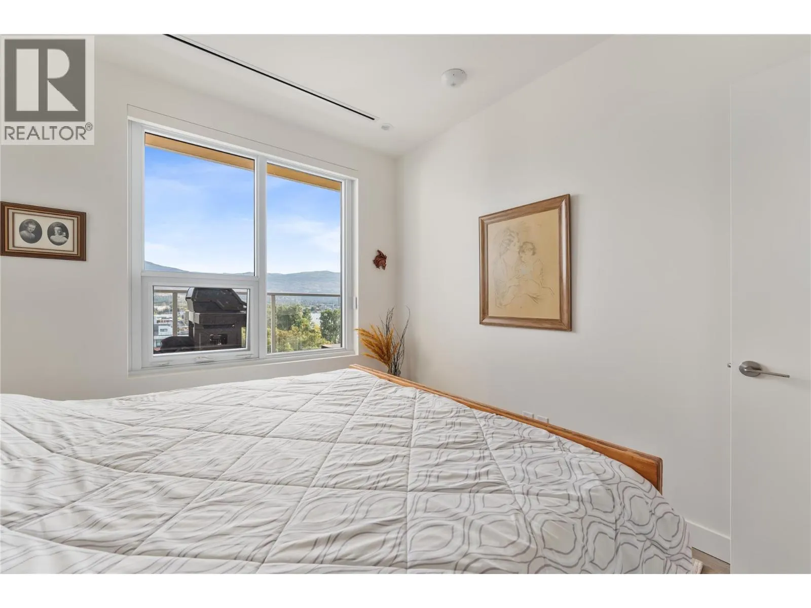 3340 Lakeshore Road Unit# 1003