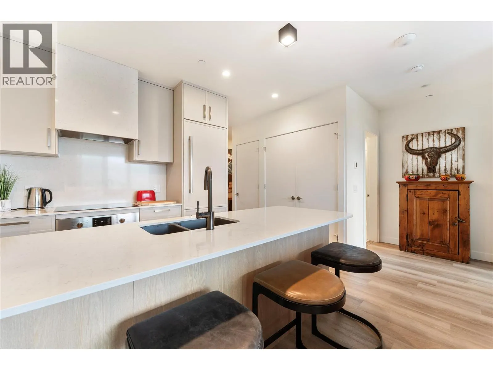 3340 Lakeshore Road Unit# 1003