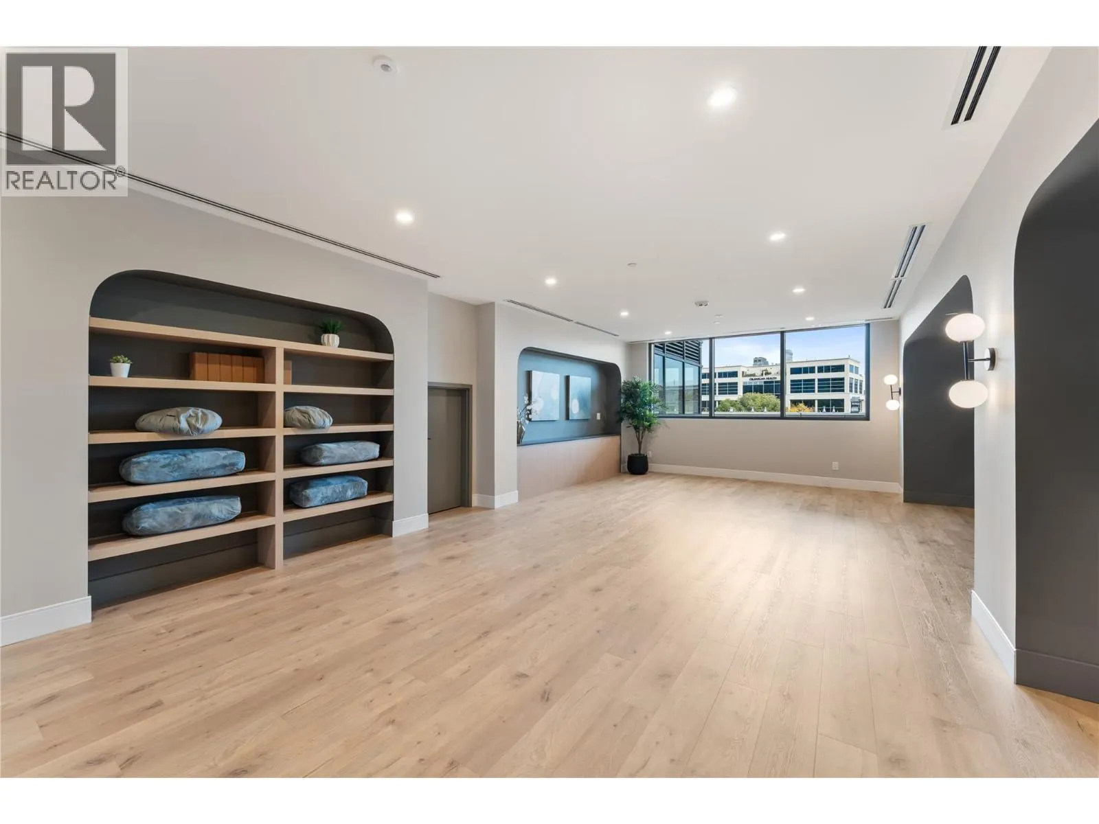 3340 Lakeshore Road Unit# 1003