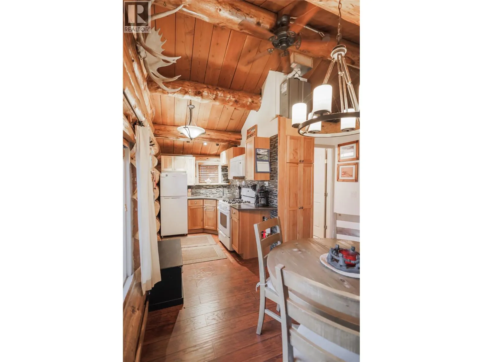 Cabin 10 Hatheume Lake Lodge