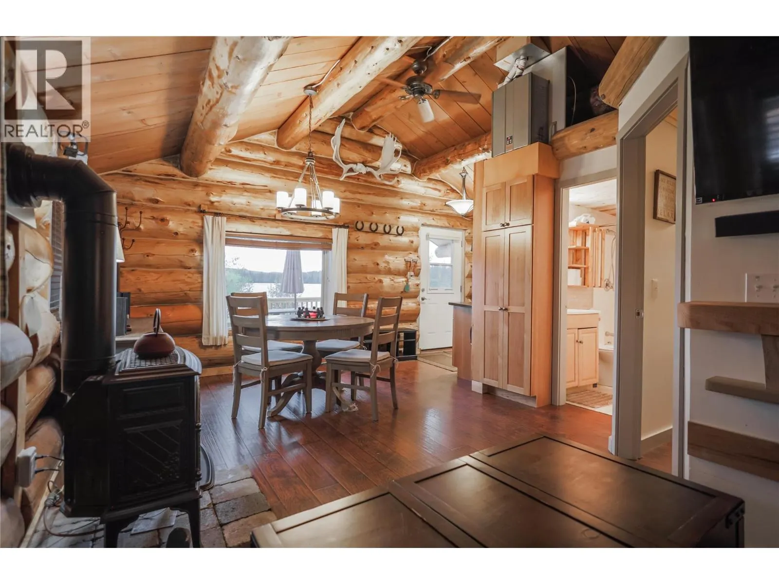Cabin 10 Hatheume Lake Lodge